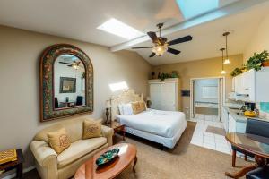 Gallery image of Sandals Inn | Spa Suite & Oceanside Cabana in Cannon Beach
