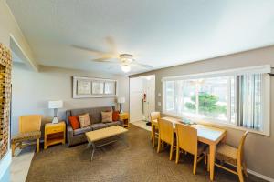 Gallery image of Sandals Inn | Spa Suite & Oceanside Cabana in Cannon Beach