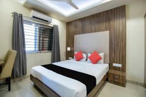 Gallery image of Hotel Plaza Heights in Bangalore
