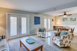 Posezení v ubytování Seascape Family Beach Retreat