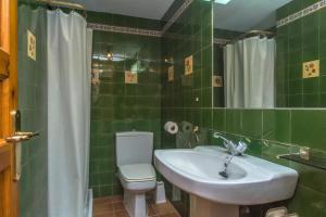 Koupelna v ubytování B-44 BEGUR 6PaX + 25 fotografií