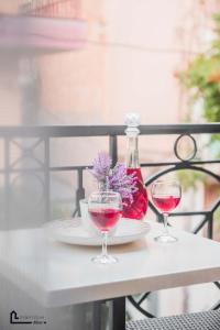 Nápoje v ubytovaní NOHO Boutique Koukaki , premium living