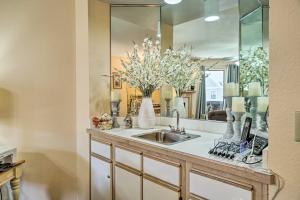 Pointe Royale Walk-In Condo with Resort Amenities!