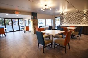 Restoran ili drugo mesto za obedovanje u objektu Baymont by Wyndham Pine Grove