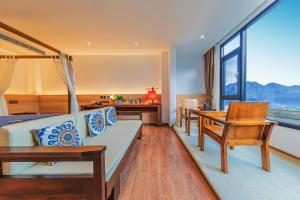 Vista general d'una muntanya o vistes d'una muntanya des de l'hostal o pensió