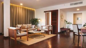 Posezení v ubytování Amanjaya Pancam Suites Hotel
