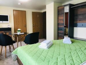 Billede fra billedgalleriet på Hotel Restaurant Oberland i Neuhaus am Rennweg + 31 billeder