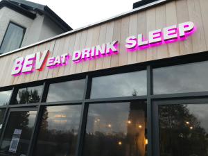 贝弗利酒店的证书、奖牌、标识或其他文件