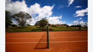 Pista de tennis o esquaix a Flat - Fazenda Monte Castelo Gravatá 4B Mod2 o a prop