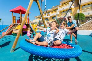 Гости Royal Son Bou Family Club