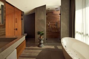 Koupelna v ubytování Van der Valk Hotel Leeuwarden
