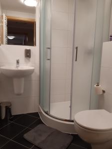 Łazienka w obiekcie SZWEDZKA22 PL Premium Rooms