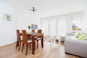 Posedenie v ubytovaní Apartament Szarotka Kierpcówka 16 Kościelisko by Noclegi Renters
