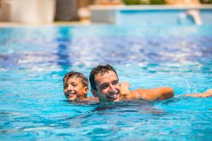 Гости Royal Son Bou Family Club