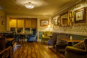 Χώρος καθιστικού στο Jacob's Well Hotel