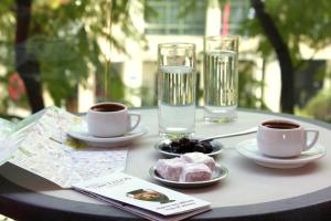 Nápoje v ubytování Attalos Hotel