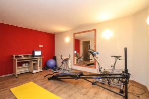 The fitness centre and/or fitness facilities at Ferienhaus Resi & Obermoser