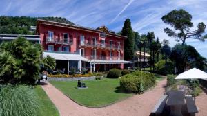 Vrt pred nastanitvijo Hotel Collinetta