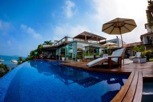 Bazén v ubytování Abracadabra Boutique Hotel nebo v jeho okolí