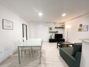 Posedenie v ubytovaní GMC Turistics - Great Apartment for Groups & Families