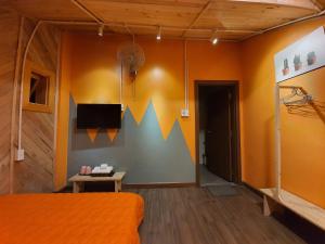 TV a/nebo společenská místnost v ubytování Lightning House 2