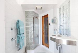 Kopalnica v nastanitvi Hudson Riverfront Home