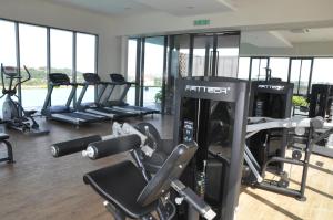 Fitness centrum a/nebo fitness zařízení v ubytování AmySity Homestay Gandaria Modern Lifestyle walking distance to Hub Shopping Centre at Sek 9 Bangi Sentral With Netflix