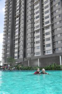 Bazén v ubytování AmySity Homestay Gandaria Modern Lifestyle walking distance to Hub Shopping Centre at Sek 9 Bangi Sentral With Netflix nebo v jeho okolí