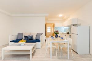 Kuchyň nebo kuchyňský kout v ubytování Apartmány Jedovary