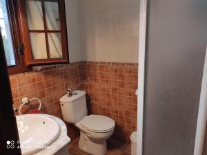 A bathroom at LOS ABUELOS