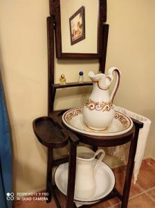 Coffee and tea making facilities at LOS ABUELOS
