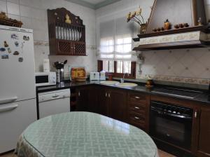 A kitchen or kitchenette at LOS ABUELOS