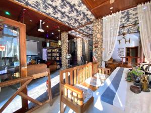 Prostor za sedenje u objektu Zhangjiajie Highlights Guesthouse
