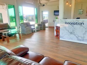 Vstupní hala nebo recepce v ubytování Chadaporn Mae Chaem Hotel