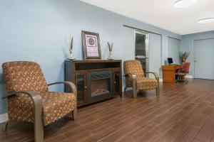 Gallery image of Blue Way Inn & Suites Wichita East in Wichita