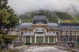 Imagen de la galería de Ático Dúplex reformado con vistas a la montaña, en Canfranc-Estación
