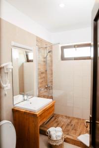 Koupelna v ubytování Casa Iarina + 37 fotografií