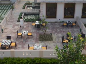 Tree of Life Resort & Spa Varanasi餐厅或其他用餐的地方