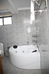 キゴマにあるSunset Vista Hotelのギャラリーの写真