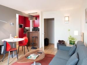 Aparthotel Adagio Toulouse Centre Ramblas的厨房或小厨房