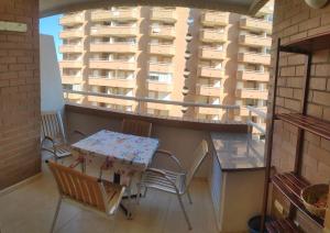 Balkon lub taras w obiekcie Bonito apartamento en Marina D'or [1ra línea de playa]