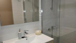 A bathroom at Apartamento El Aljibe de la Luz
