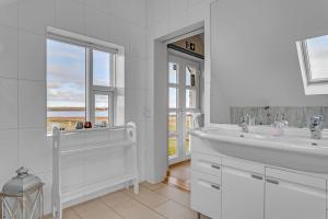 A bathroom at Guesthouse Vatnsholt