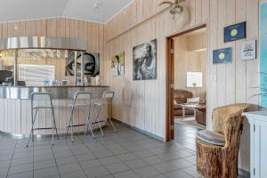 A kitchen or kitchenette at Guesthouse Vatnsholt
