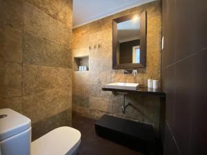 Kúpeľňa v ubytovaní Diamond Rooftop & private terrace sea views + 30 fotografií