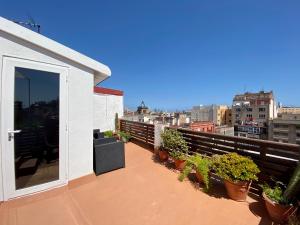 Balkón alebo terasa v ubytovaní Diamond Rooftop & private terrace sea views