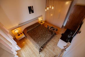 Oli's apartment - Image 13