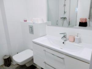 Kamar mandi di SUNRISE 20 apartment z widokiem na morze Gardenia Dziwnów