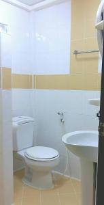 Koupelna v ubytování ทรัพย์มุกดา แกรนด์ โฮเทล Submukda Grand Hotel