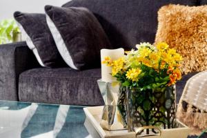 Lujoso y acogedor condominio ejecutivo/familiar的休息区